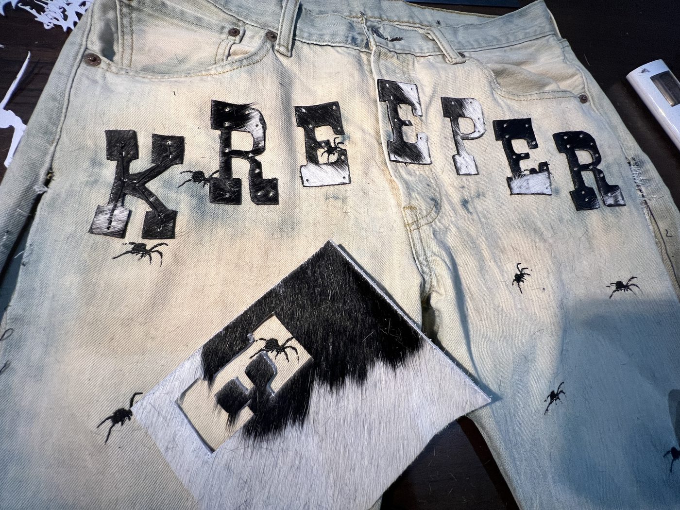 “Kreeper” — appliqué and stud layout