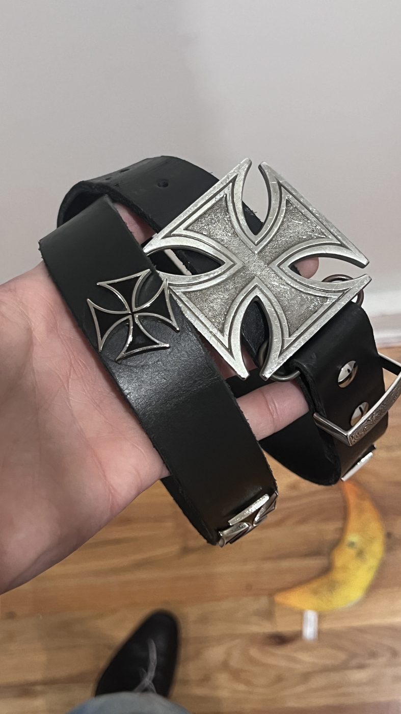 Cross buckle